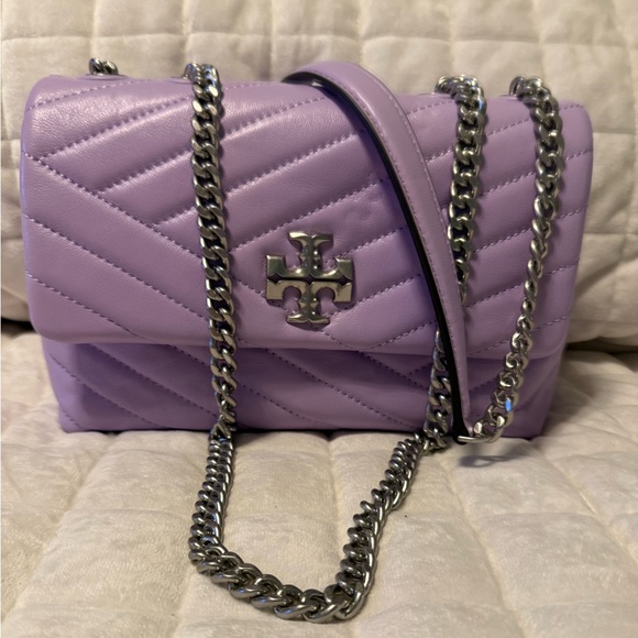 Tory Burch Small Kira Chevron Quilted Bag in Lavender Cloud💜 - Picture 4 of 15